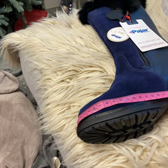 Pajar, leather, suede and shearling boots, size 11, but fit small. True size 9.5 - Picture 9 of 14